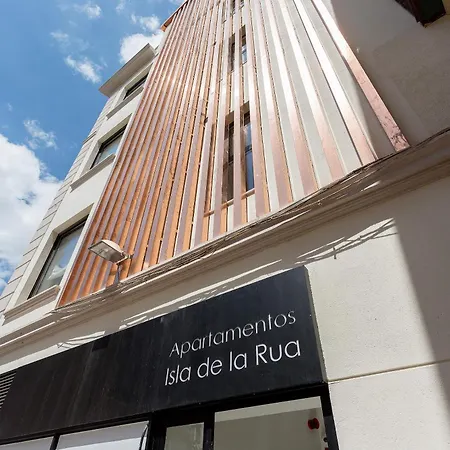 Genteel Isla De La Rua *